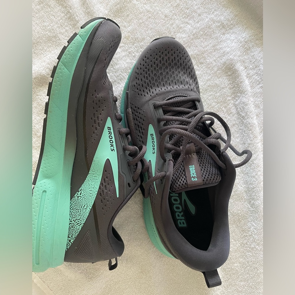 Brooks Women's Running Shoes - Black and Green
Like new.